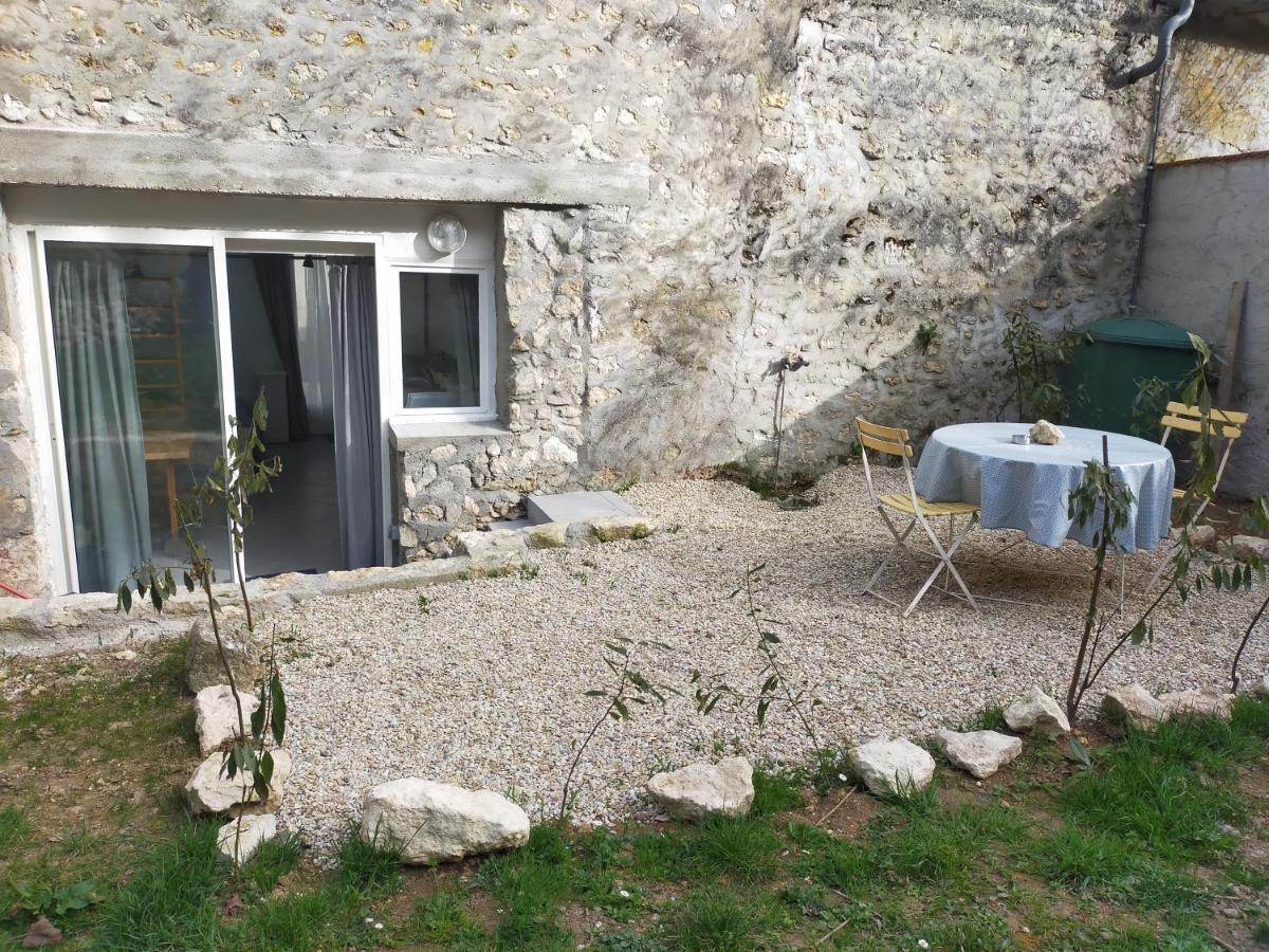 Logement Entier Dans Village Calme Guillerval Exterior photo